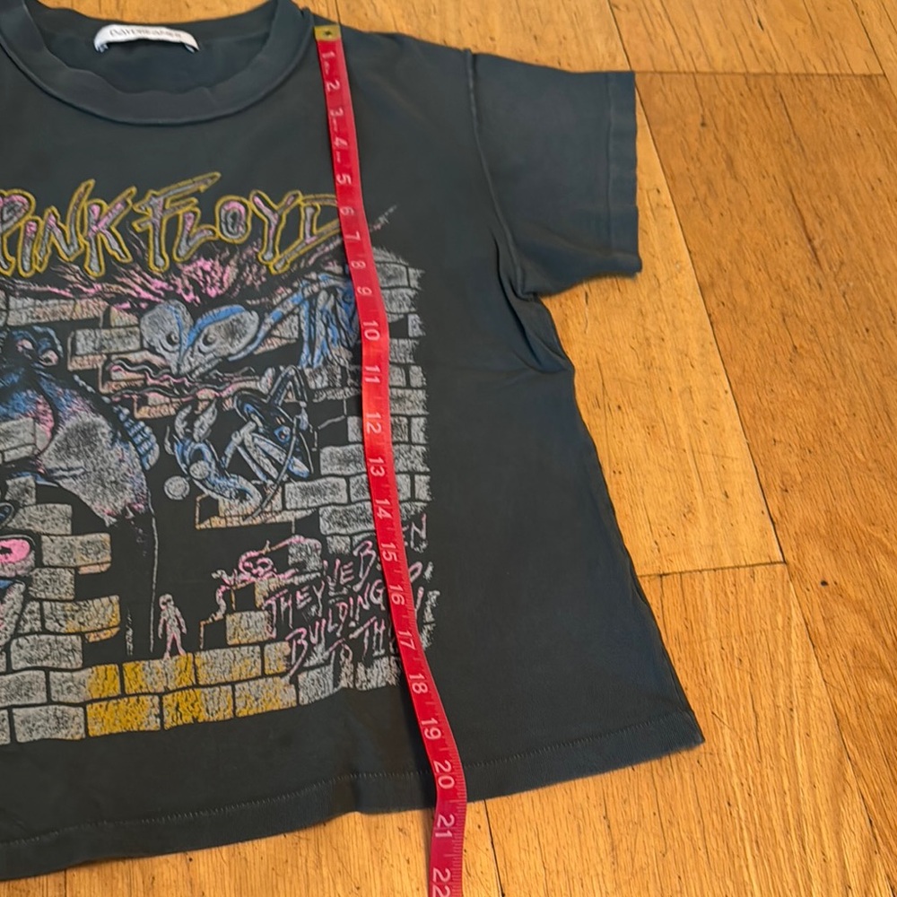 Daydreamer Pink Floyd Woman’s Tee-grey with Colorful Graphic - Picture 5 of 7